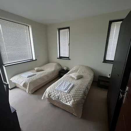 велика гардън - акация 6 * Лозенец