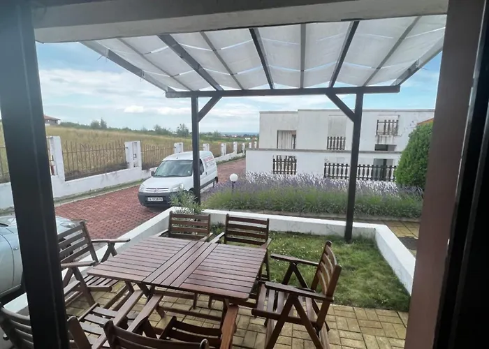 велика гардън - акация 6 Вилла Лозенец