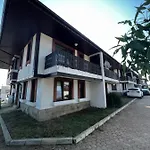 велика гардън - акация 6